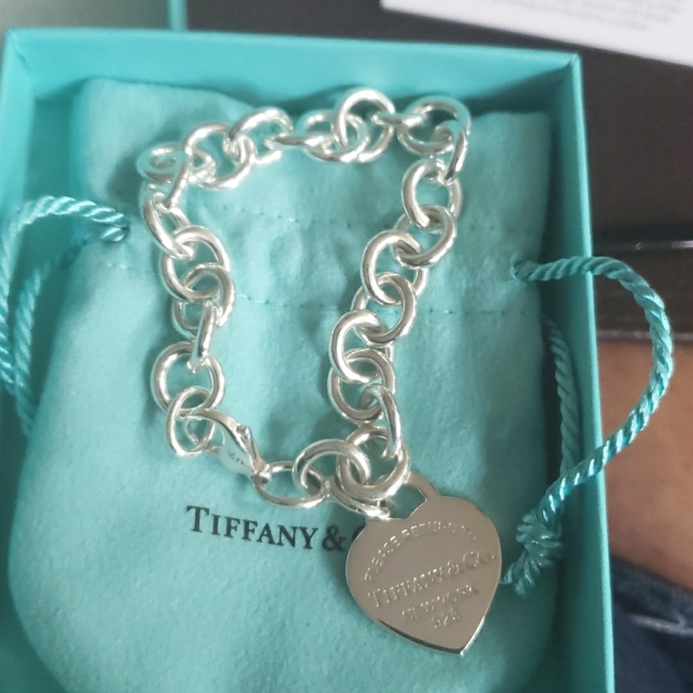 Brand new, never worn Tiffany & Co.'s Return Tiffany Heart Tag Bracelet (7.5")
